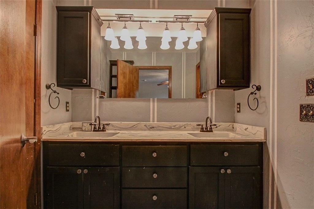 129 SE 27 St, Moore, OK 73160 photo 8