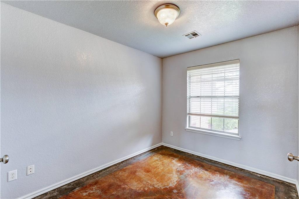 124 SE 26th St, Moore, OK 73160 photo 5