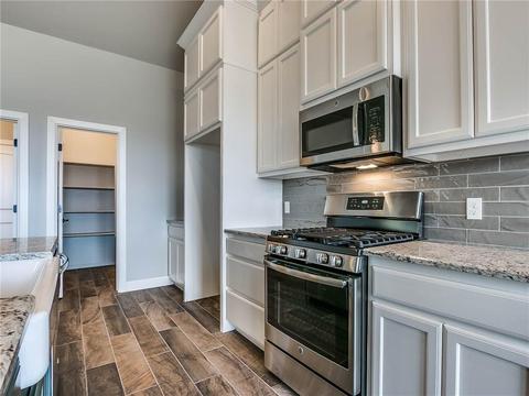1331 Ladera Cir, Moore, OK 73160 photo 2