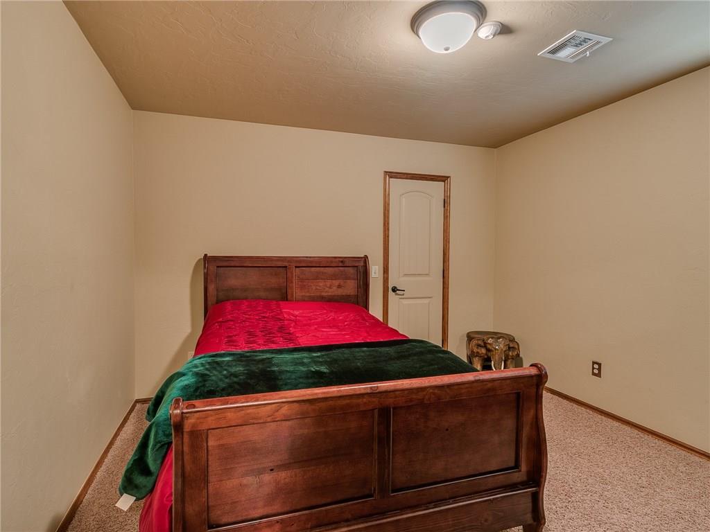 Undisclosed, Moore, OK 73160 photo 16