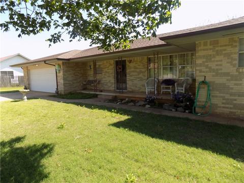 323 N Broadway, Binger, OK 73009 photo 2