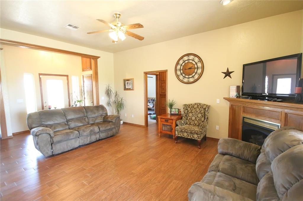 1420 E Silver City Rdg, Tuttle, OK 73089 photo 14