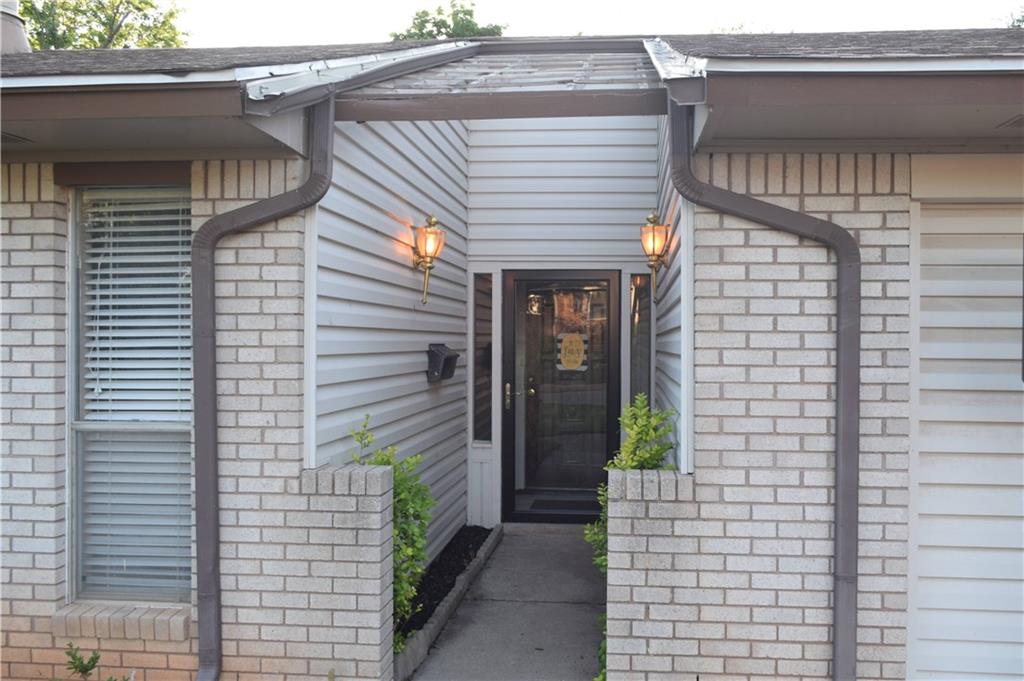 1907 Fox Ave, Moore, OK 73160 photo 2