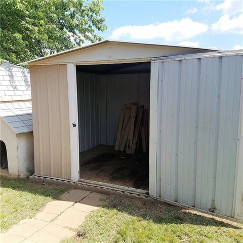 304 Jarman Cir, Mcloud, OK 74851 photo 15