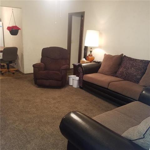 304 Jarman Cir, Mcloud, OK 74851 photo 2