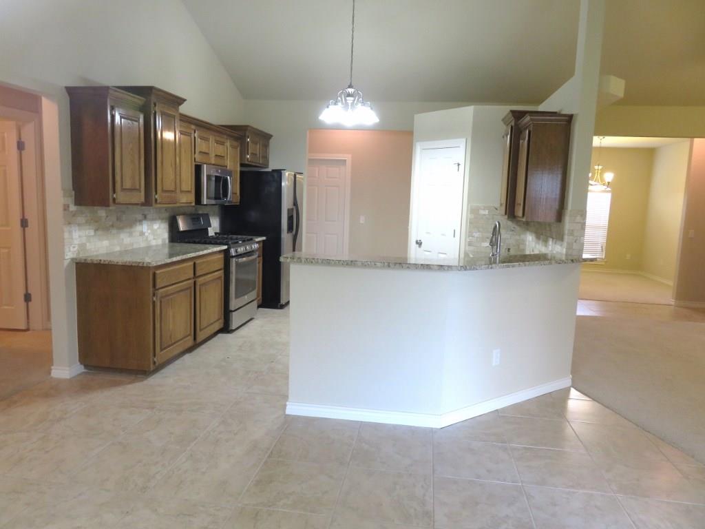 520 Peacock Cir, Altus, OK 73521 photo 6