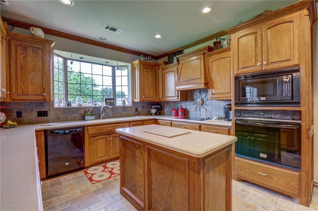 1609 SW 40th St, Moore, OK 73160 photo 11