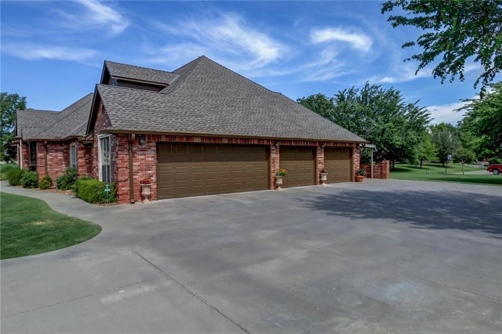 1609 SW 40th St, Moore, OK 73160 photo 3
