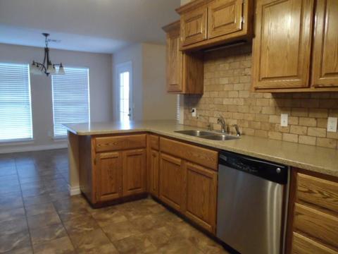 3012 White Tail Dr, Altus, OK 73521 photo 9
