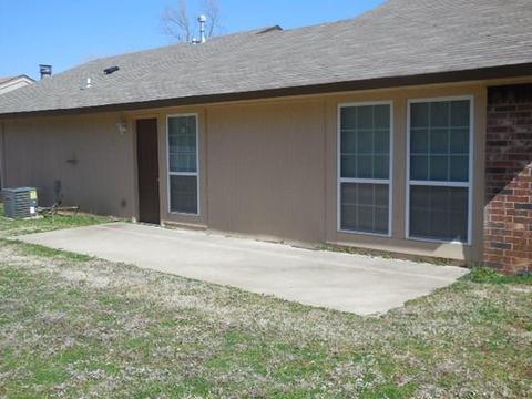 2120 Oakside Dr, Norman, OK 73071 photo 3