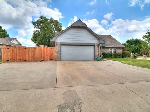 800 N Parkview, Moore, OK 73170 photo 4