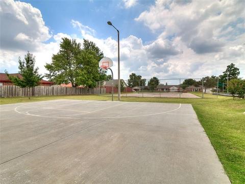 800 N Parkview, Moore, OK 73170 photo 31