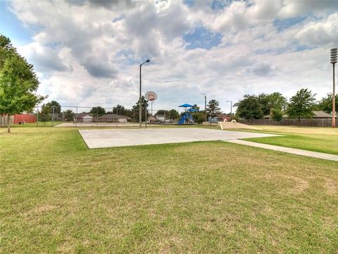 800 N Parkview, Moore, OK 73170 photo 30
