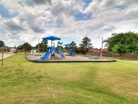 800 N Parkview, Moore, OK 73170 photo 32