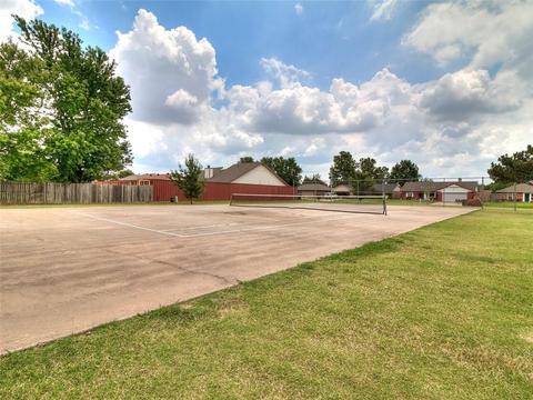 800 N Parkview, Moore, OK 73170 photo 33