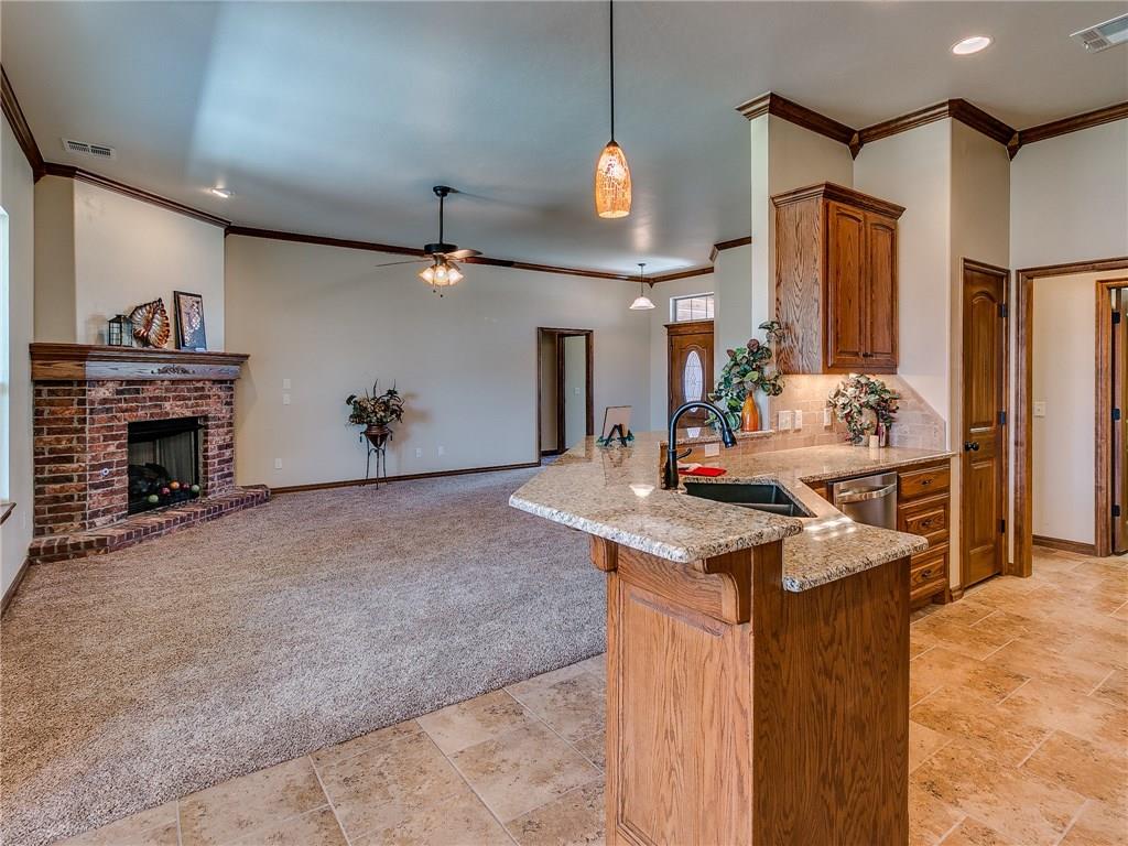 984 Tim Holt Dr, Harrah, OK 73045 photo 9