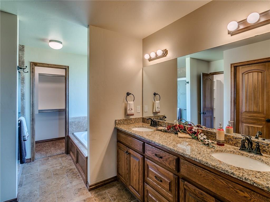 984 Tim Holt Dr, Harrah, OK 73045 photo 25