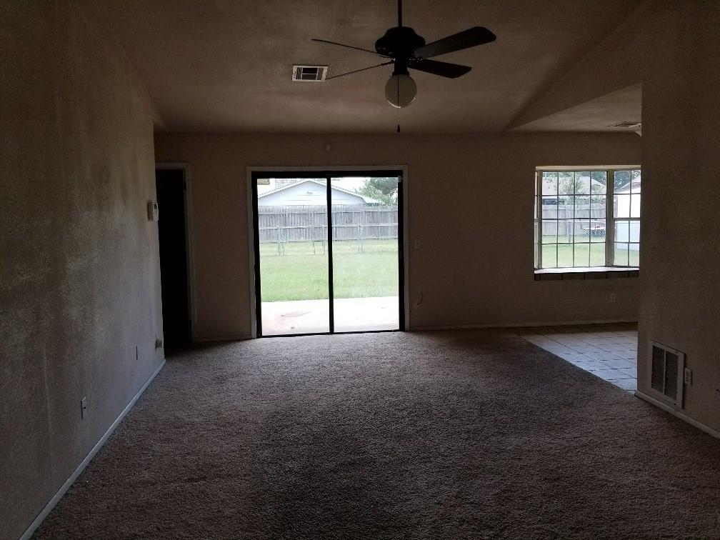 1904 Tyler, Altus, OK 73521 photo 7