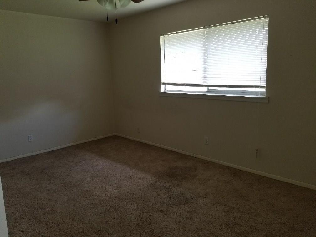 1904 Tyler, Altus, OK 73521 photo 5