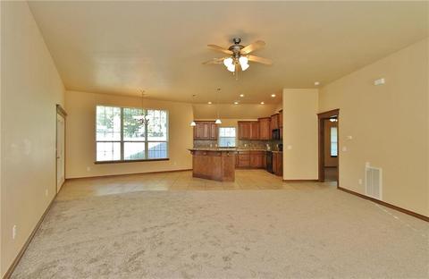 112 Westend Ct, Tuttle, OK 73089 photo 5