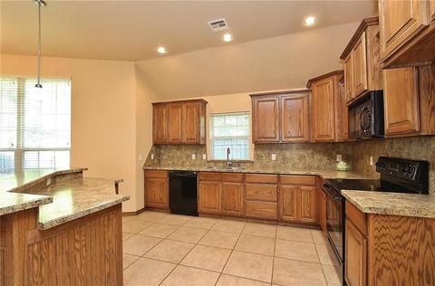 112 Westend Ct, Tuttle, OK 73089 photo 4