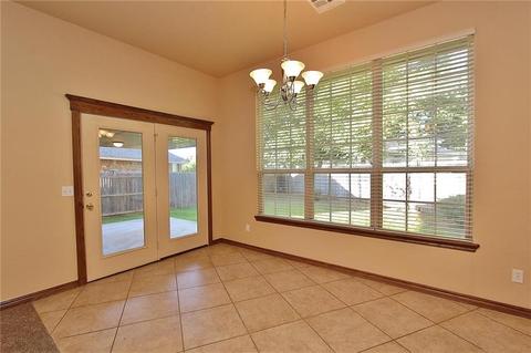 112 Westend Ct, Tuttle, OK 73089 photo 3