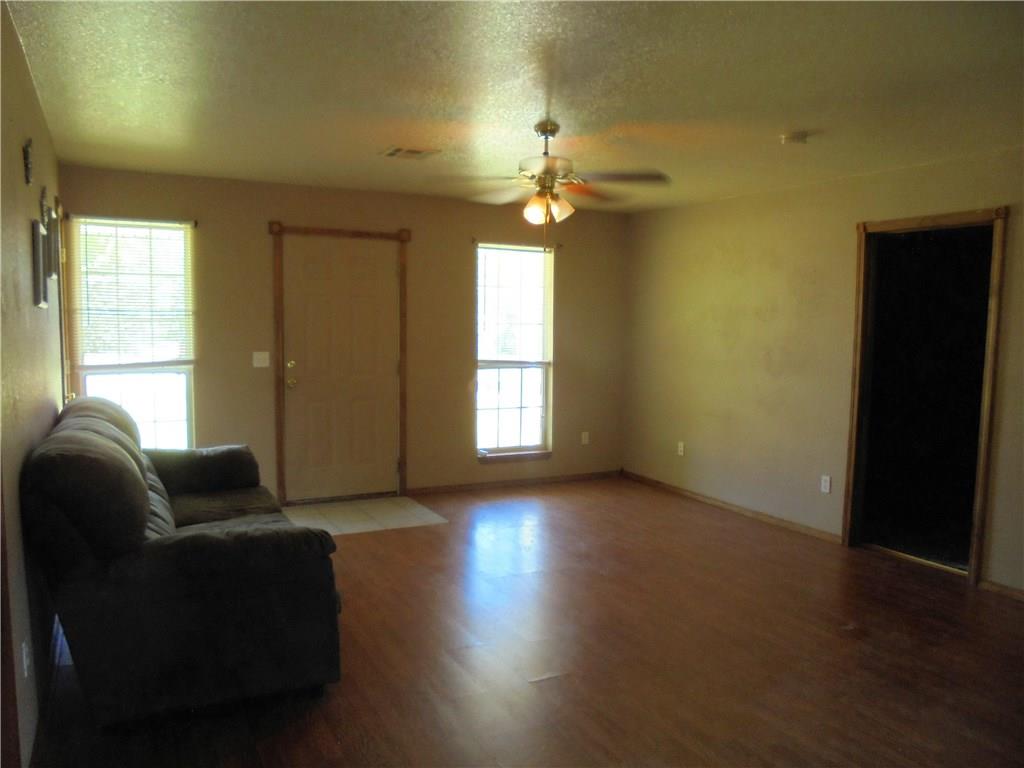 914 E Park, Tecumseh, OK 74873 photo 2