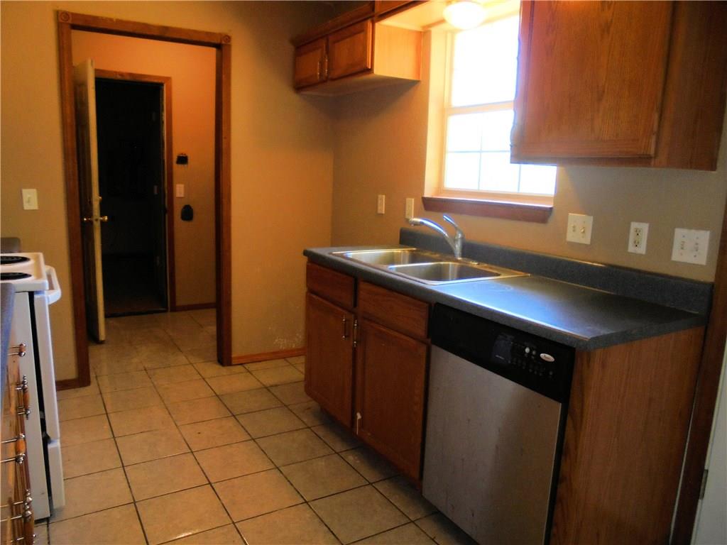 914 E Park, Tecumseh, OK 74873 photo 4