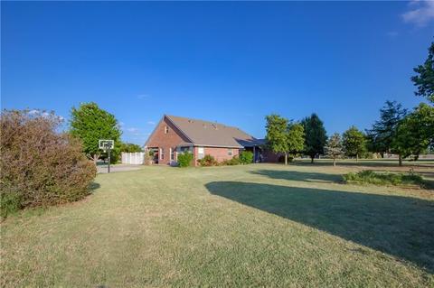 219 Cambrye Dr, Tuttle, OK 73089 photo 3