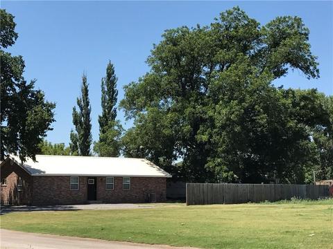 311 N Walnut Ave, Erick, OK 73645 photo 4