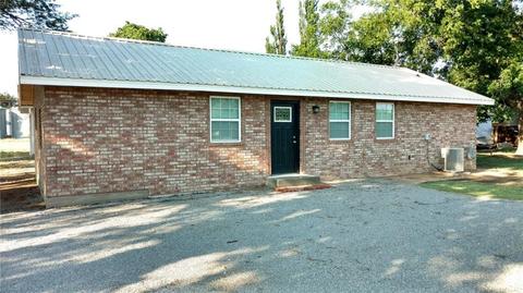 311 N Walnut Ave, Erick, OK 73645 photo 1