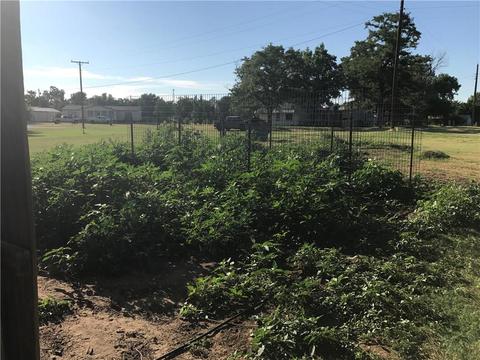 311 N Walnut Ave, Erick, OK 73645 photo 32