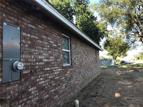 311 N Walnut Ave, Erick, OK 73645 photo 7