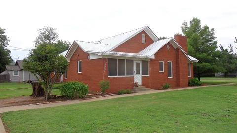 601 E Commerce St, Altus, OK 73521 photo 4
