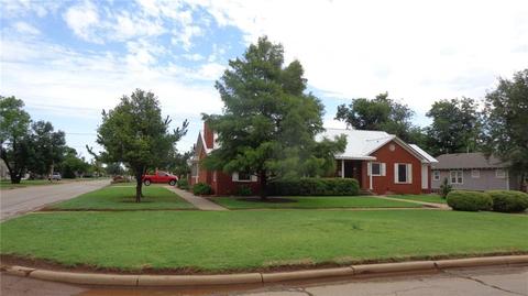 601 E Commerce St, Altus, OK 73521 photo 3