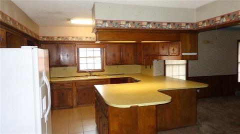 601 E Commerce St, Altus, OK 73521 photo 6