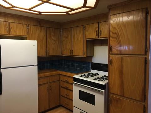 925 Denise, Altus, OK 73521 photo 4
