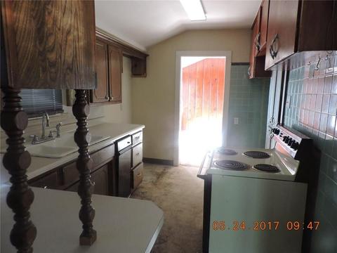 404 SW 2nd St, Tuttle, OK 73089 photo 4