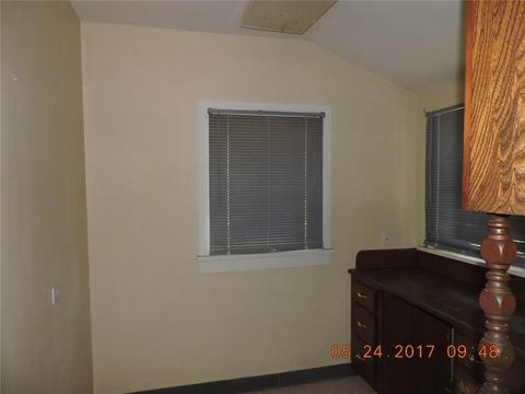 404 SW 2nd St, Tuttle, OK 73089 photo 5