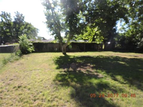 404 SW 2nd St, Tuttle, OK 73089 photo 2
