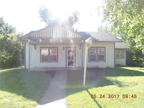 404 SW 2nd St, Tuttle, OK 73089 photo 1