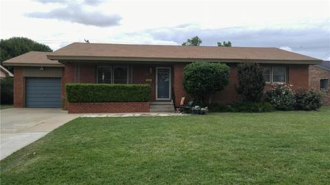 611 Vine, Altus, OK 73521 photo 1