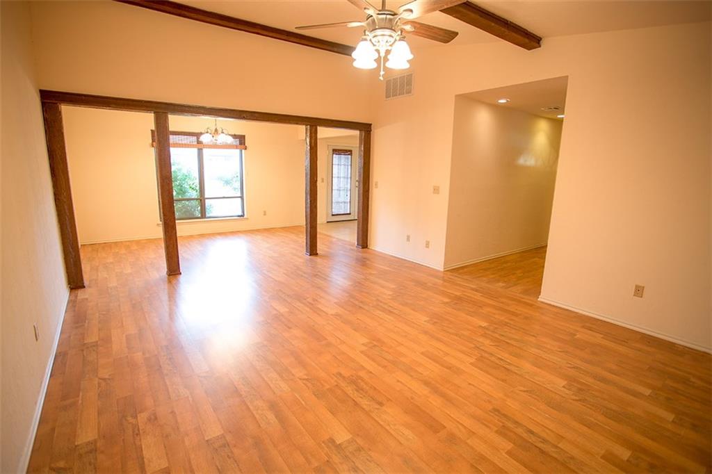 1304 W Cedarbrook Ln, Moore, OK 73170 photo 6
