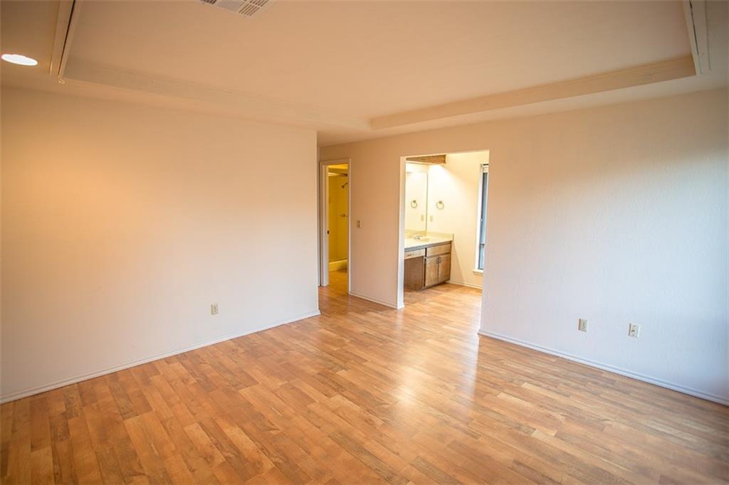 1304 W Cedarbrook Ln, Moore, OK 73170 photo 15