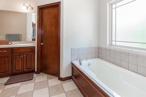 959 Hampton, Harrah, OK 73045 photo 12