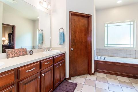 959 Hampton, Harrah, OK 73045 photo 14