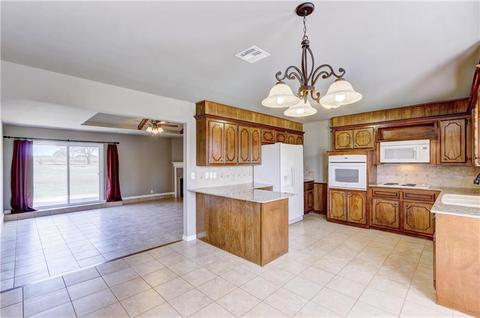 403 E Lakeview, Tecumseh, OK 74873 photo 12