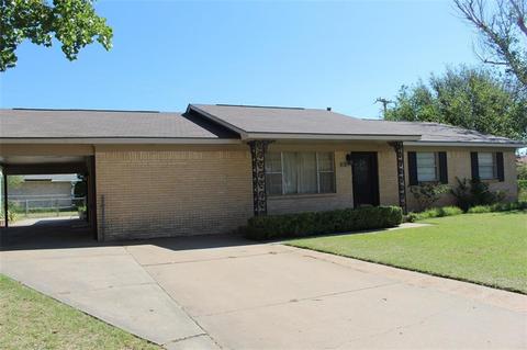 620 Sky Cir, Altus, OK 73521 photo 3