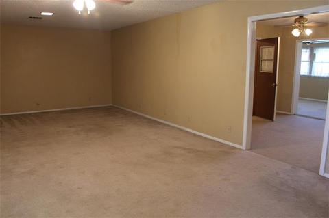620 Sky Cir, Altus, OK 73521 photo 5