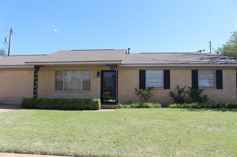620 Sky Cir, Altus, OK 73521 photo 2